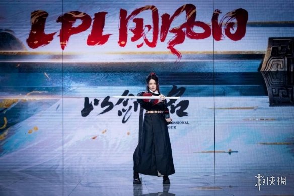 以剑之名共竞巅峰2024LPL国风日落下帷幕(图5)