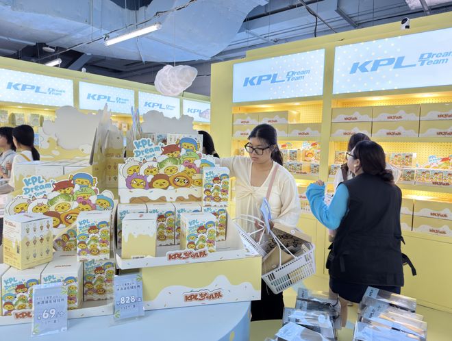 被“电竞人”占领了!苏河湾万象天地变身“电竞痛湾”?(图4)