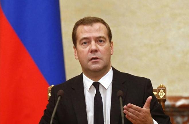 “口水战”爆发！特朗普怒斥梅德韦杰夫：还当自己是俄罗斯总统呢(图1)