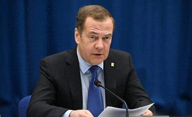 “口水战”爆发！特朗普怒斥梅德韦杰夫：还当自己是俄罗斯总统呢(图12)