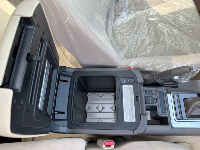 2024款霸道2700TX铝轮底挂无天窗港口现车优惠5万(图4)