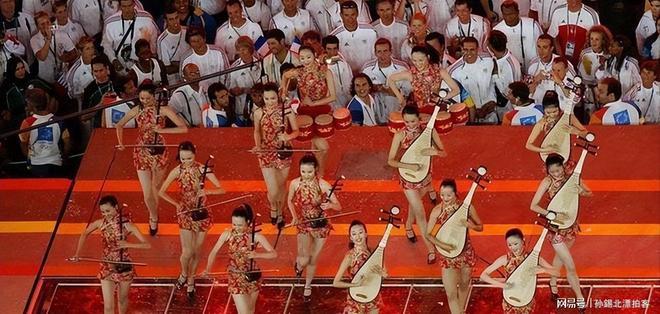 张艺谋：“一代国师”被人诟病在芸芸众生中迷失自我令人不解(图3)