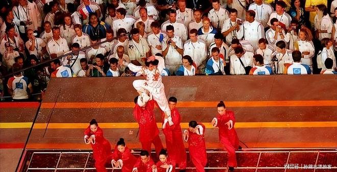 张艺谋：“一代国师”被人诟病在芸芸众生中迷失自我令人不解(图1)